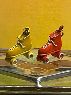 Set of 2 Metal & Enamel Roller Skate charms- Yellow & Red - Retro Style